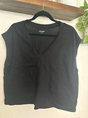 Old Navy Black V-Neck Cap Sleeve Tank Top